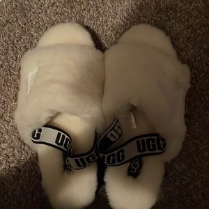 Ugg fur slides